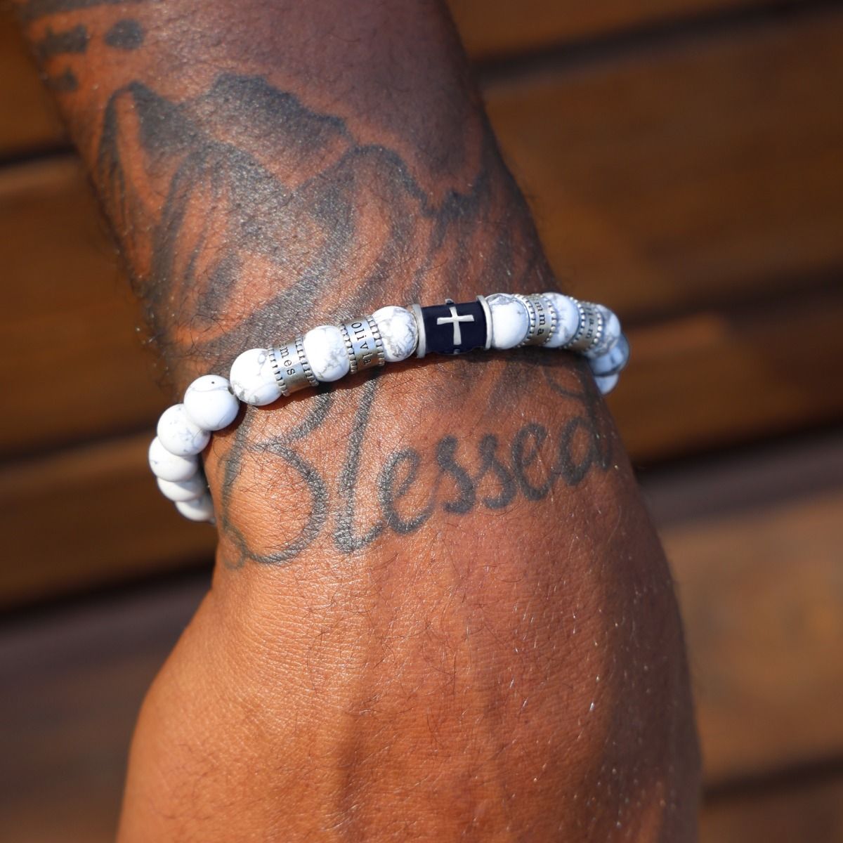 黒いシルバーハウライトメンズ名入れブレスレット 