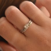 カリーナリング ・槌目仕上げスクエア［スターリングシルバー］