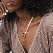 エマサークルネックレス［１８Kゴールドメッキ］・チャーム付き