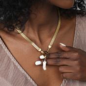 エマサークルネックレス［１８Kゴールドメッキ］・チャーム付き