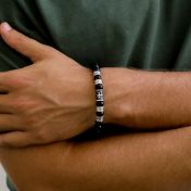 黒い十字架付き黒いオニクス名入れメンズブレスレット