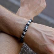 黒い十字架付き黒いオニクス名入れメンズブレスレット