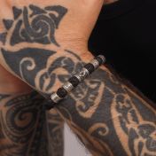 イーヴルアイ火山岩メンズ名入れブレスレット