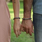 オニキスとヘマタイトのミックス名入れブレスレット［スターリングシルバー］