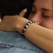 オニキスとヘマタイトのミックス名入れブレスレット［スターリングシルバー］