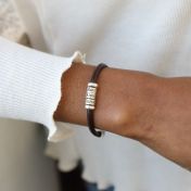 心の絆 名入れブレスレット [ブラウンレザー]